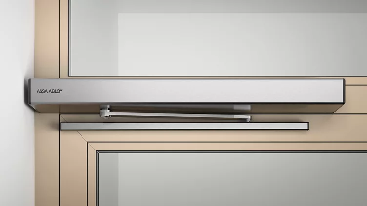 De De ASSA ABLOY SW300 op kozijnstijl